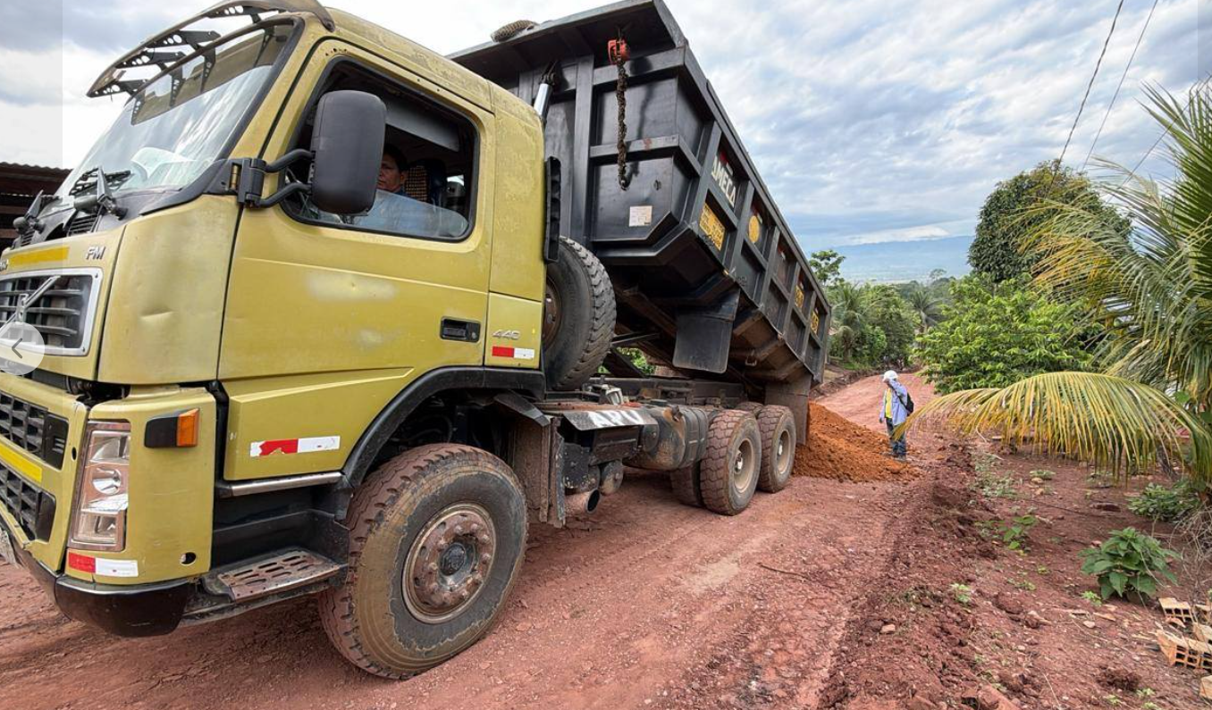 TRABAJOS DE MEJORAMIENTO TRANSFORMAN VÍAS EN DIVERSOS SECTORES DE LA PLANICIE